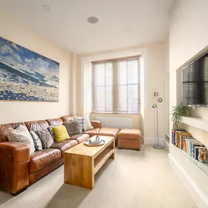 Apartment Stylish & 2br Stockbridge Gem, Edinburgh