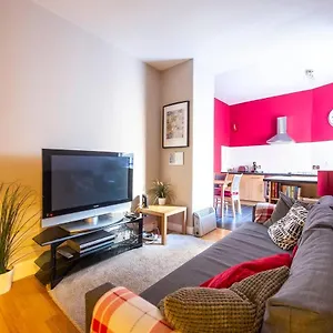 Joivy Amazing Location - Charming By The Castle! Appartement